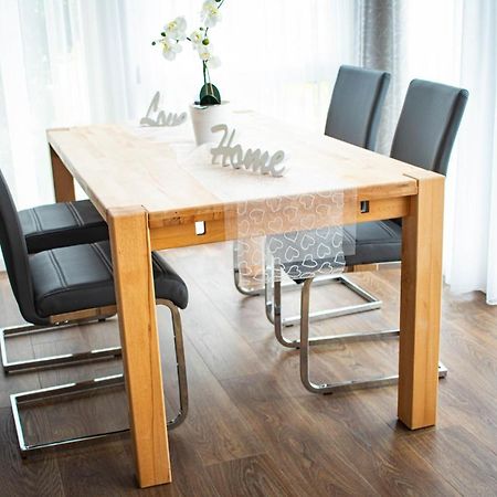 Ferienwohnung Am Schlosspark Ebersdorf  Экстерьер фото